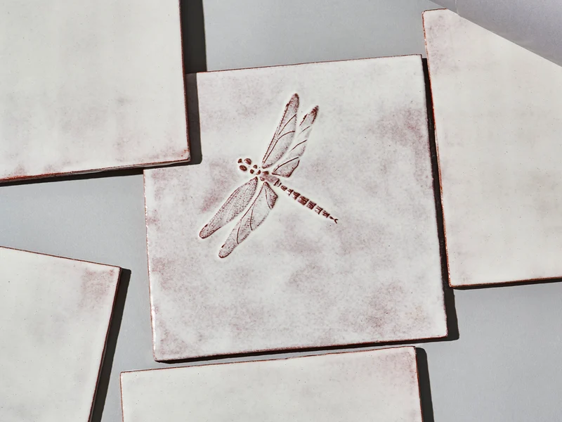 Wandfliese | Majolika Dragonfly