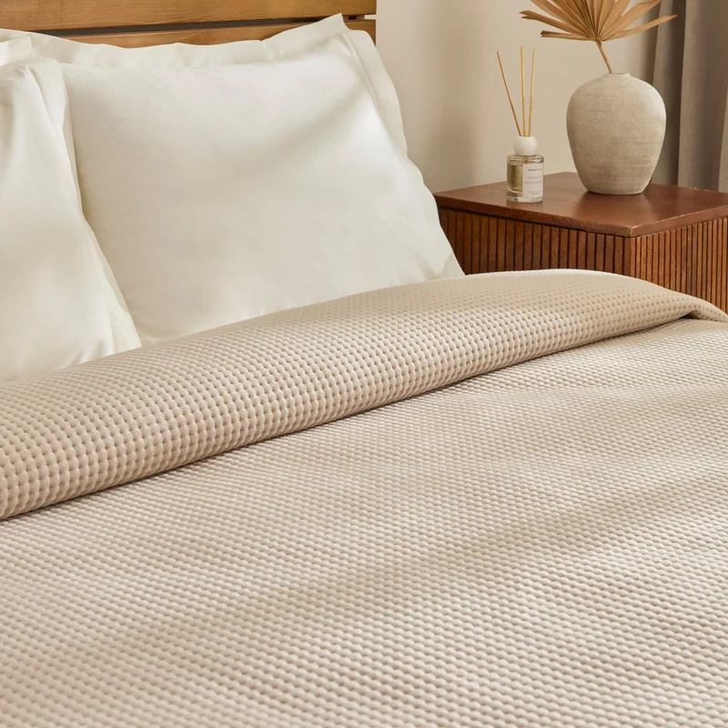 Karaca Chloe Tagesdecke, Einzelbett, Beige