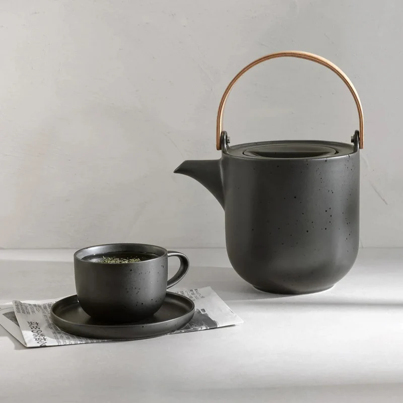 Teekanne mit Holzgriff, kuro, 1,5 l. | 19372190 | Porzellan