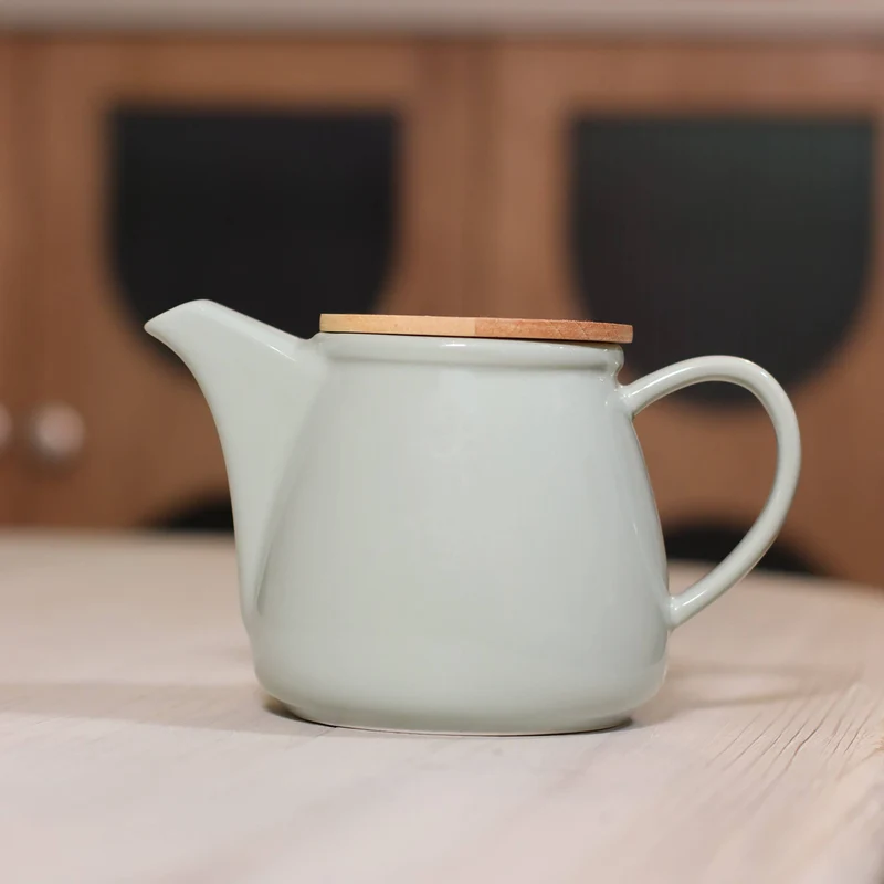 Anna | Teekanne aus Seladonsteinzeug mit Bambusdeckel | 500 ml