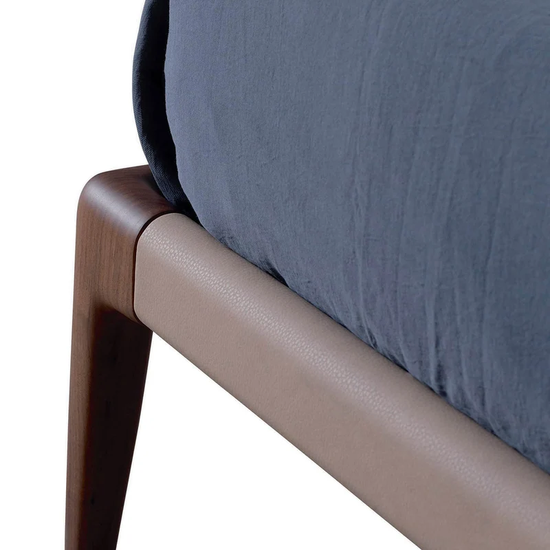 Walnut Wood Bed SMUSSO by Dale Italia