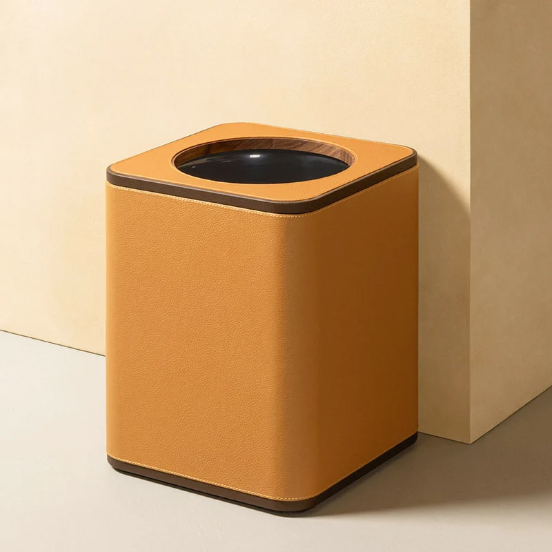 Leather Wastepaper Bin OFFICE COLLECTION by Giobagnara for Poltrona Frau