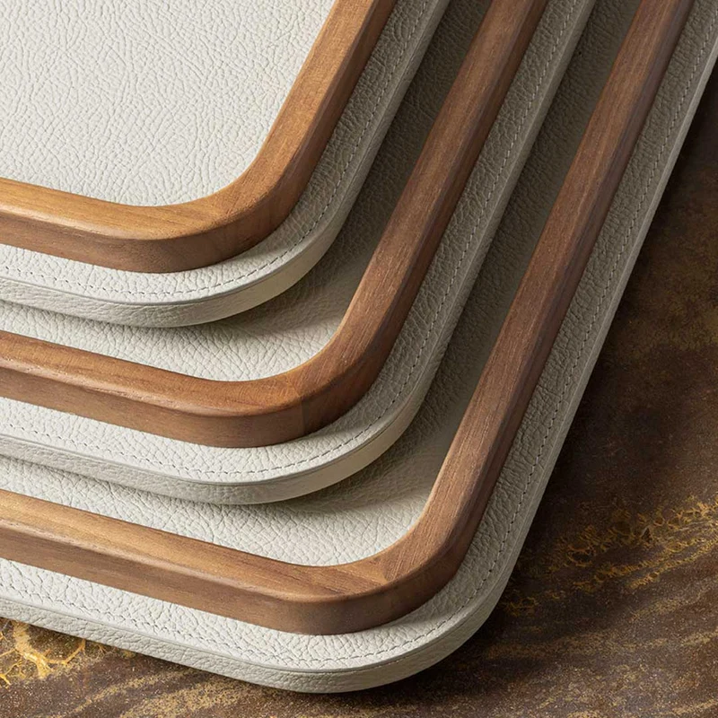 Leather Tray TABLEWARE COLLECTION by Giobagnara for Poltrona Frau