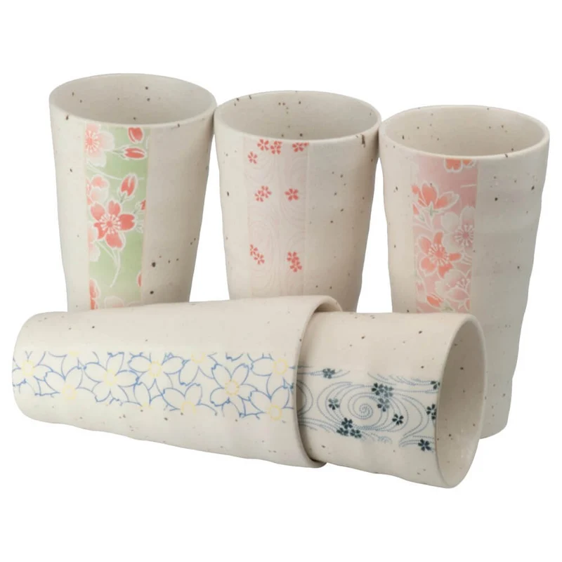Japanische Teebecher aus Keramik