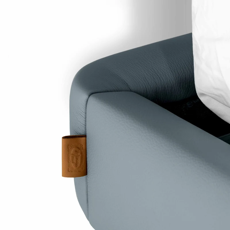 Leather Bed FERDINANDEA by Design Centre for Poltrona Frau