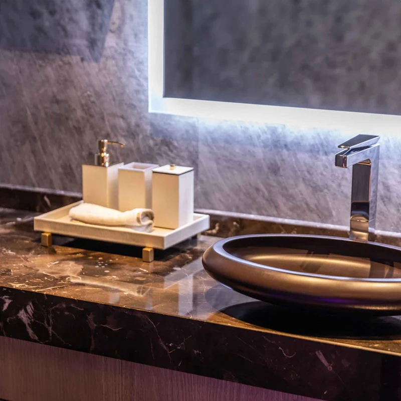 Square Leather Bathroom Set POSEIDON by Pinetti