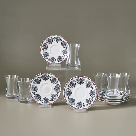 Karaca Nakkas 12-teiliges Türkisches Teeset aus Bone China für 6 Personen, 130 ml, Rot