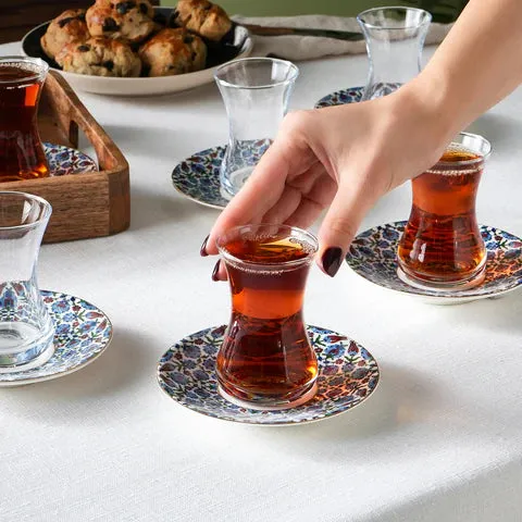 Karaca Emirgan 12-teiliges Türkisches Teeset aus Bone China für 6 Personen, 130 ml, Mehrfarbig