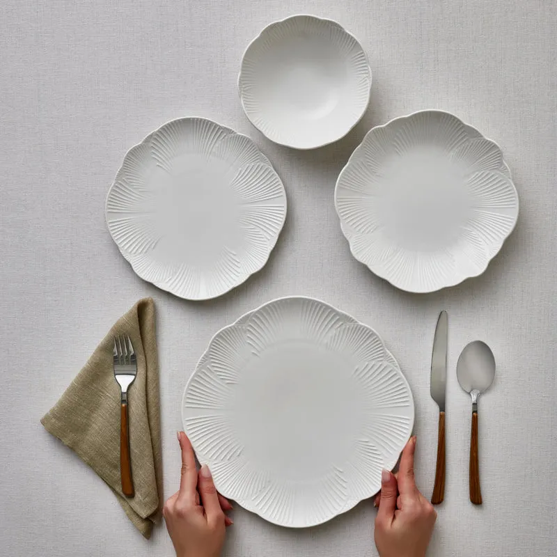 Karaca Bloom 24-teiliges Bone China Tafelservice für 6 Personen, Weiß