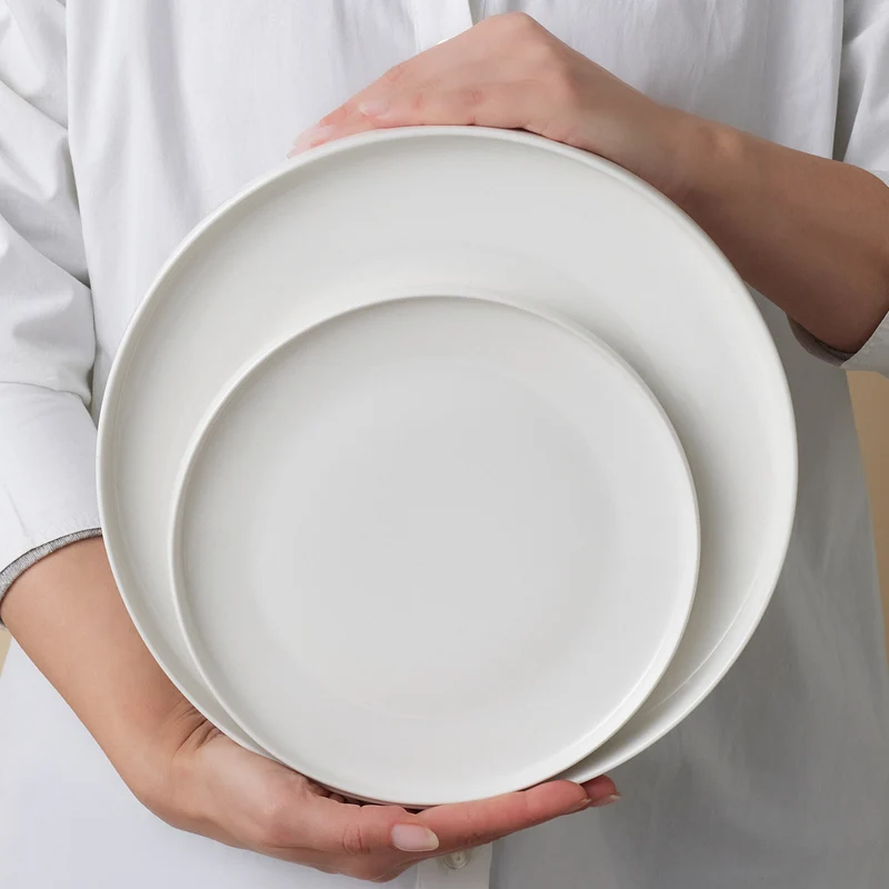 Karaca Stream Bone China Saturn 12-teiliges Tafelservice für 4 Personen, Weiß