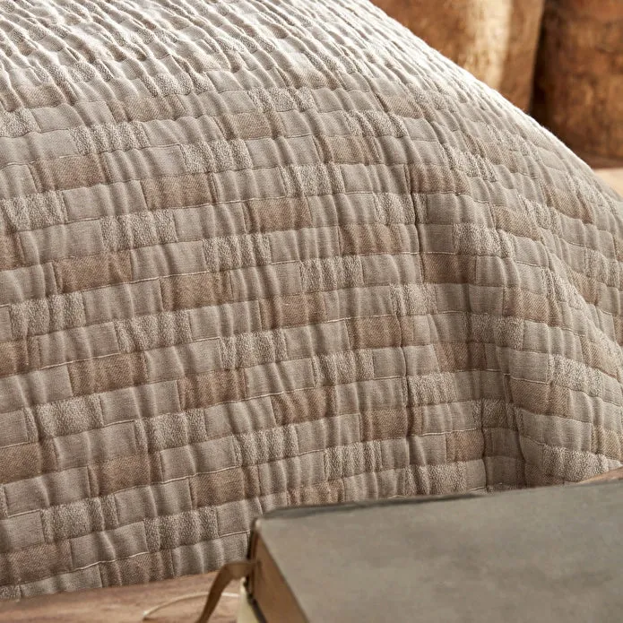 Karaca Home Loretta Tagesdecke für Doppelbett Beige