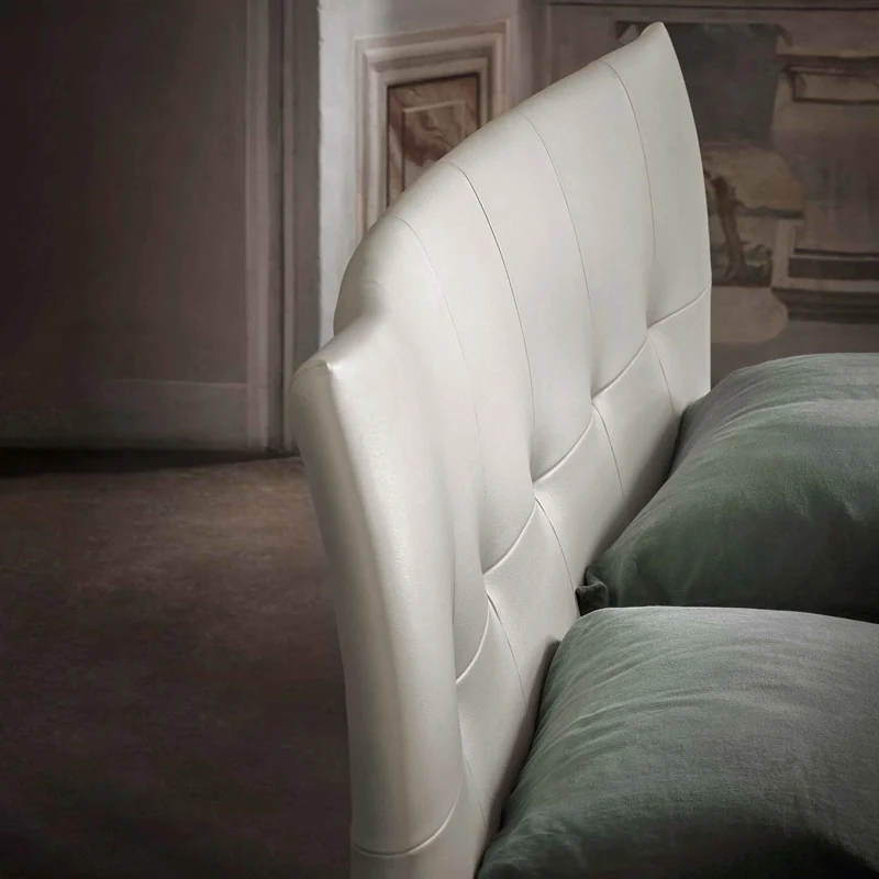 Leather Bed AURORA DUE by Tito Agnoli for Poltrona Frau