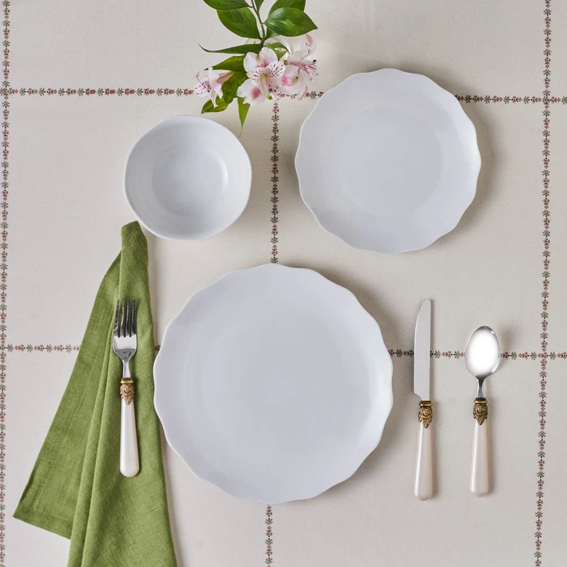 Karaca Scalloped 18-teiliges Tafelservice für 6 Personen