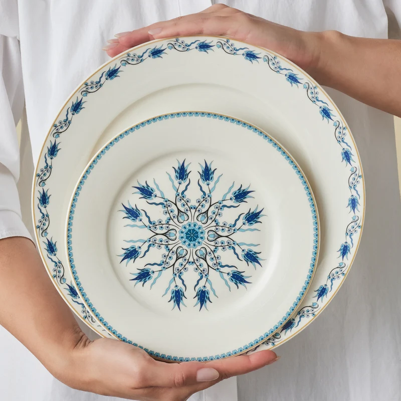 Karaca Forever Bone China Iznik 24-teiliges Tafelservice für 6 Personen, Mehrfarbig