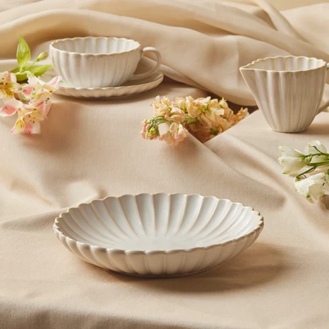 Karaca New Daisy Pasta-Schale aus Steinzeug mit Reaktivglasur, 22,5 cm, Weiß