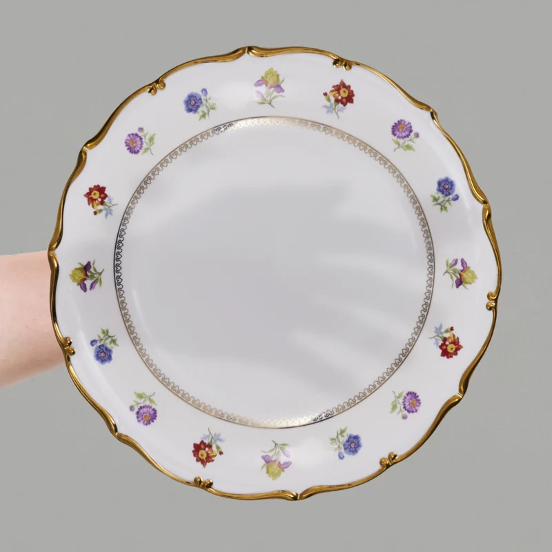 Karaca Royal Bone Diana 55-teiliges 12-Personen-Geschirrset Gold