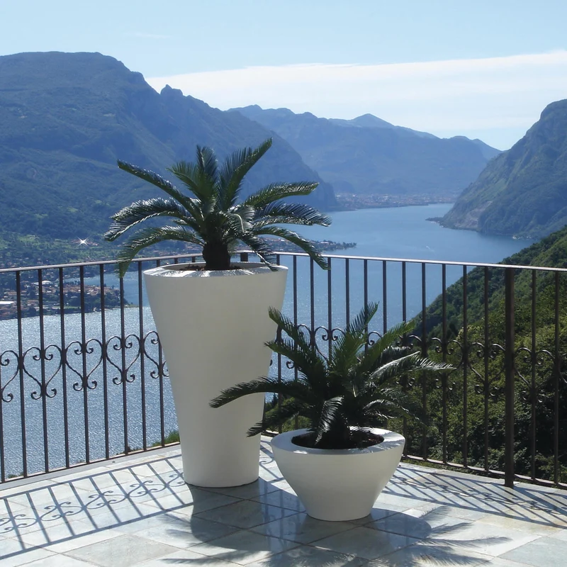 Outdoor Vase MING by Rodolfo Dordoni for Serralunga