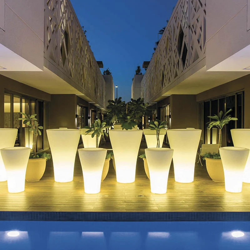 Outdoor Vase MING with Light by Rodolfo Dordoni for Serralunga