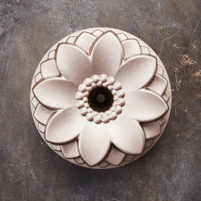 Contoura | Flora | 22 cm Höhe 9,5 cm Aluguss mit Antihaftbeschichtung