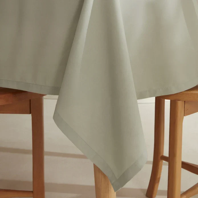 Karaca Home Belle Pflegeleichte Tischdecke Salbei