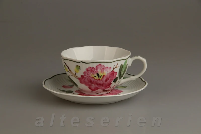 Teetasse mit Untere