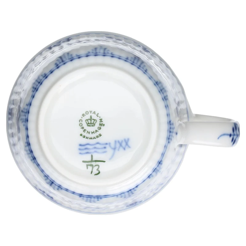 Kaffeetasse mit hohem Henkel Modell 073