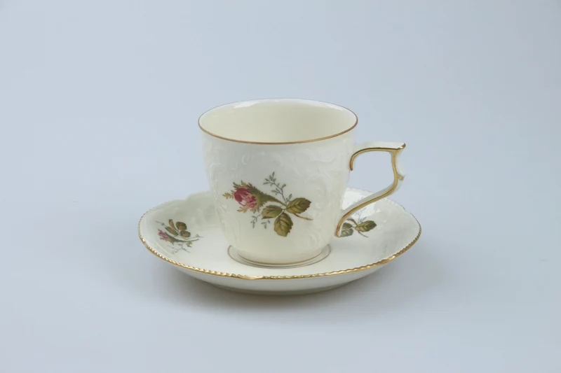 Untertasse für Kaffee klein