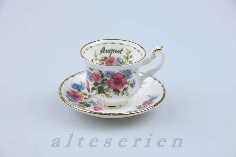 Miniaturtasse mit Untertasse - August