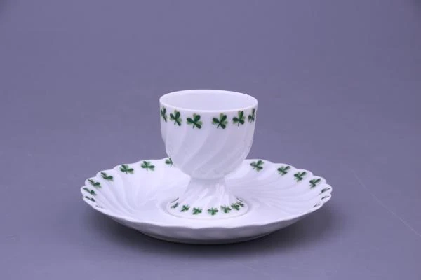 Eierbecher mit Schalenablage