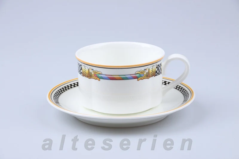 Teetasse mit Untere