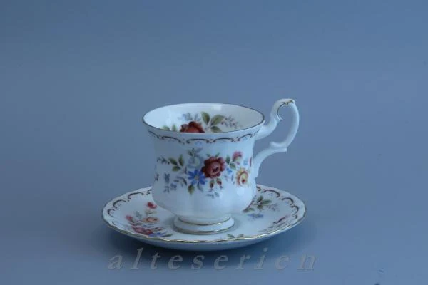 kleine Kaffeetasse mit Untere