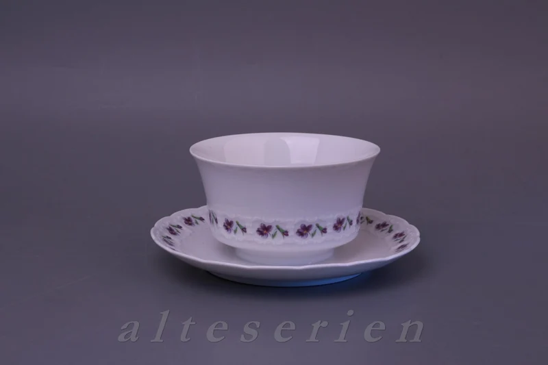 Sauciere mit Teller einteilig