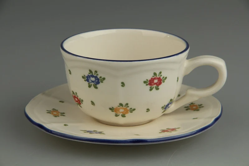 Teetasse mit Untere