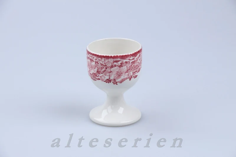 Eierbecher auf Fuß