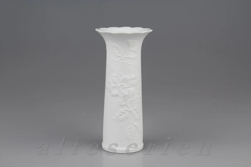 lange / schmale Vase (Blumenranke)