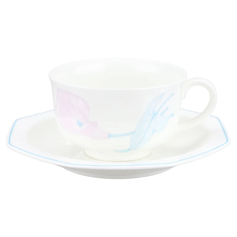 Teetasse mit Untere