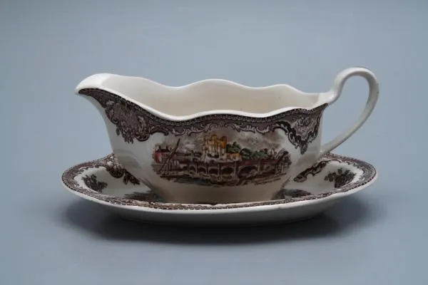 Sauciere mit Teller 2-teilig