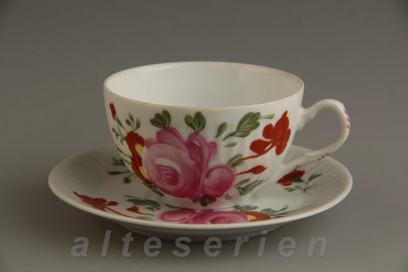 Teetasse mit Untere klein